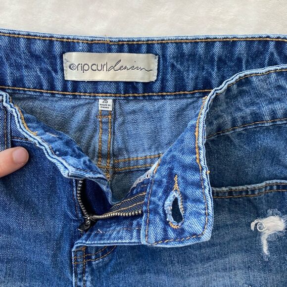 Rip curl Womens Denim Shorts cut off distressed Surf beachy Size 25 - Picture 5 of 9